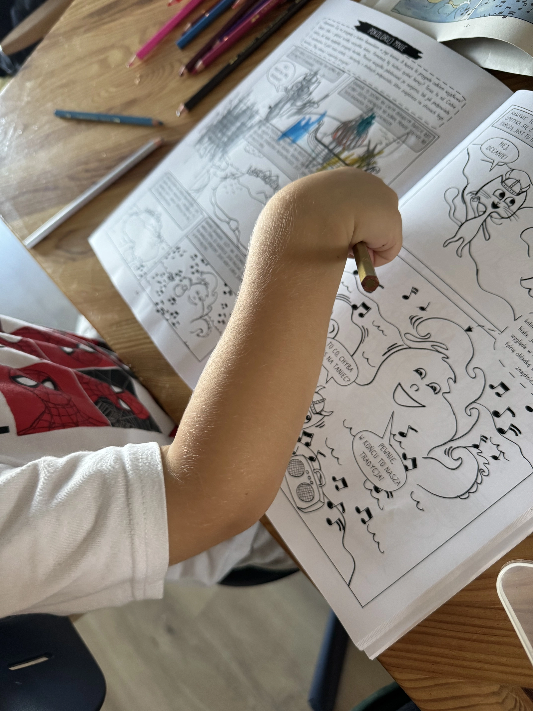 książka dla dzieci rawawik komiks aneta kmieć-wawrzyniak do kolorowania